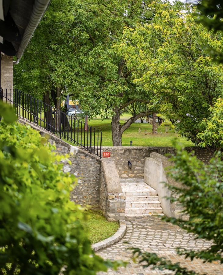 Authentic By Balladins - Domaine Malar Guillerval Exterior photo